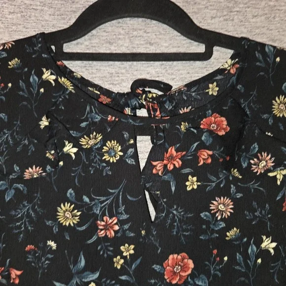 Xhilaration Black Floral Ruffle Dress Women's Medium Keyhole Neck Flared Sleeve - Picture 4 of 10